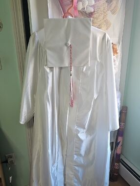 Graduation Cap And Gown White Fits 5' 1" Or 5' 2" Heff Jones EUC